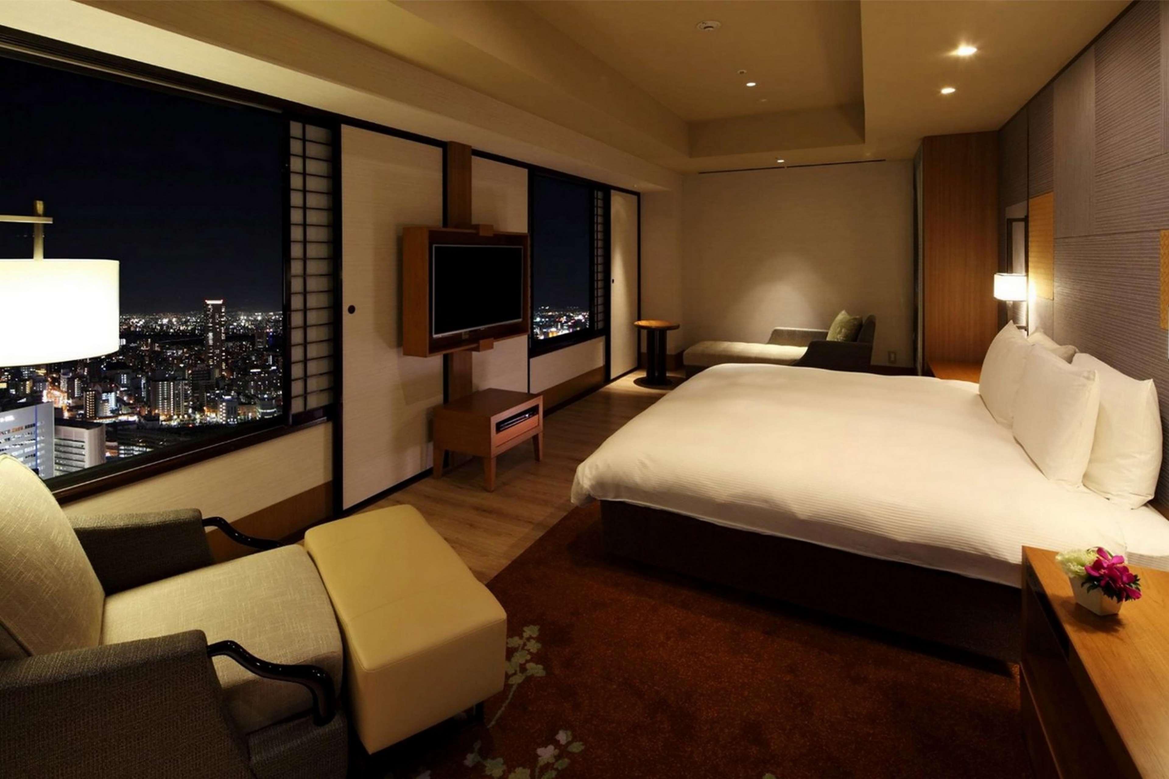 Hilton Osaka Hotel Exterior photo