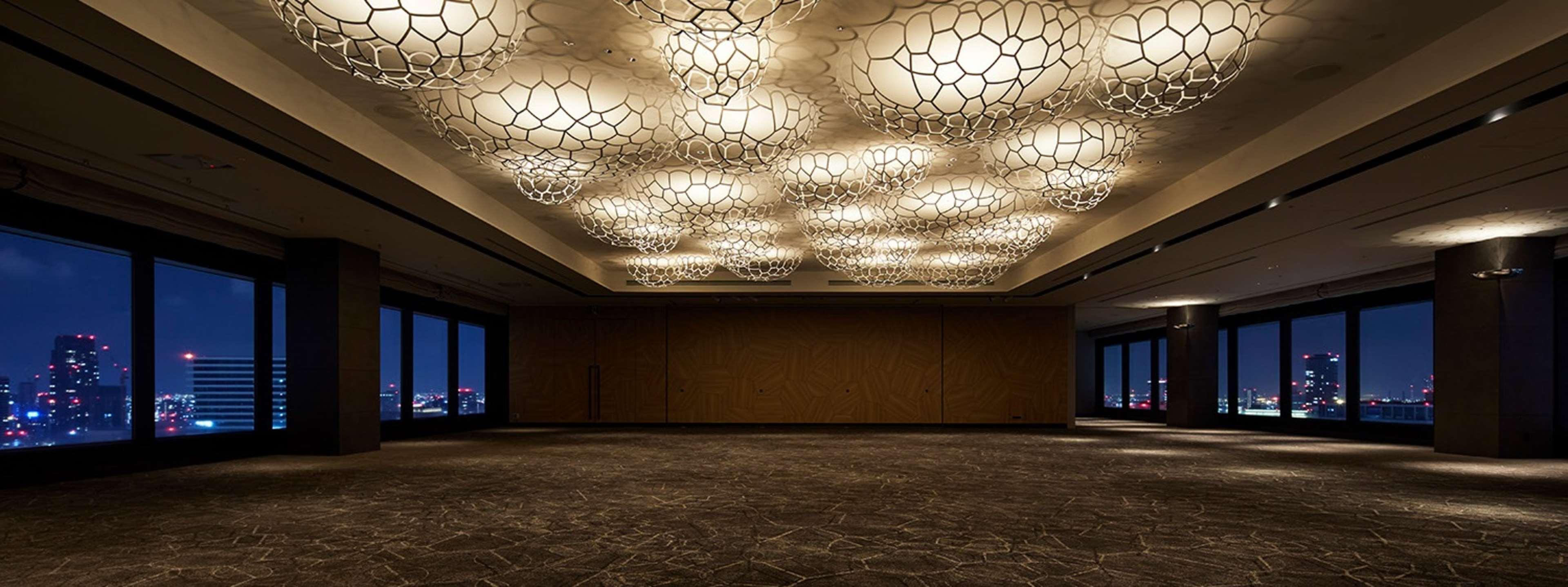 Hilton Osaka Hotel Exterior photo