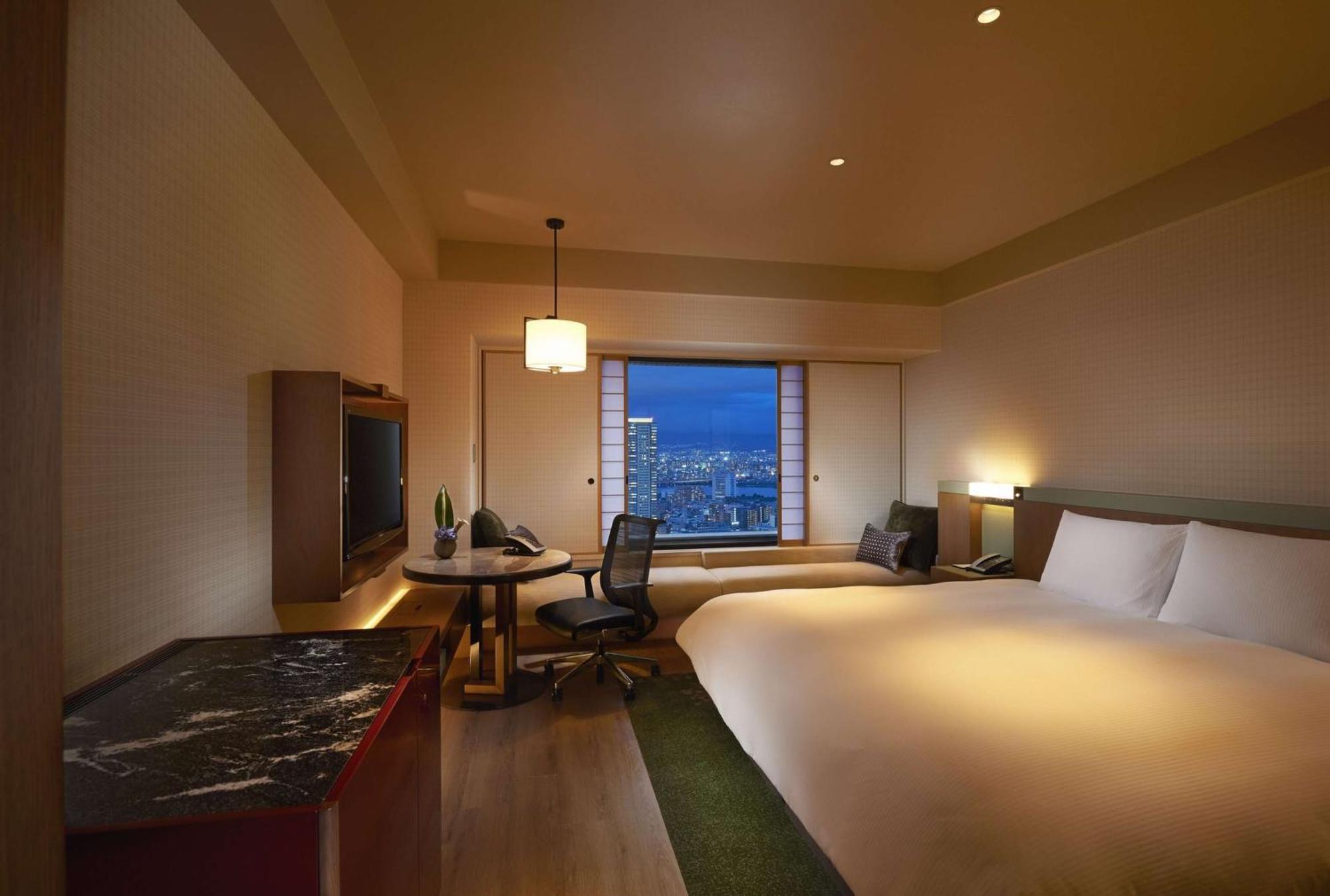 Hilton Osaka Hotel Exterior photo