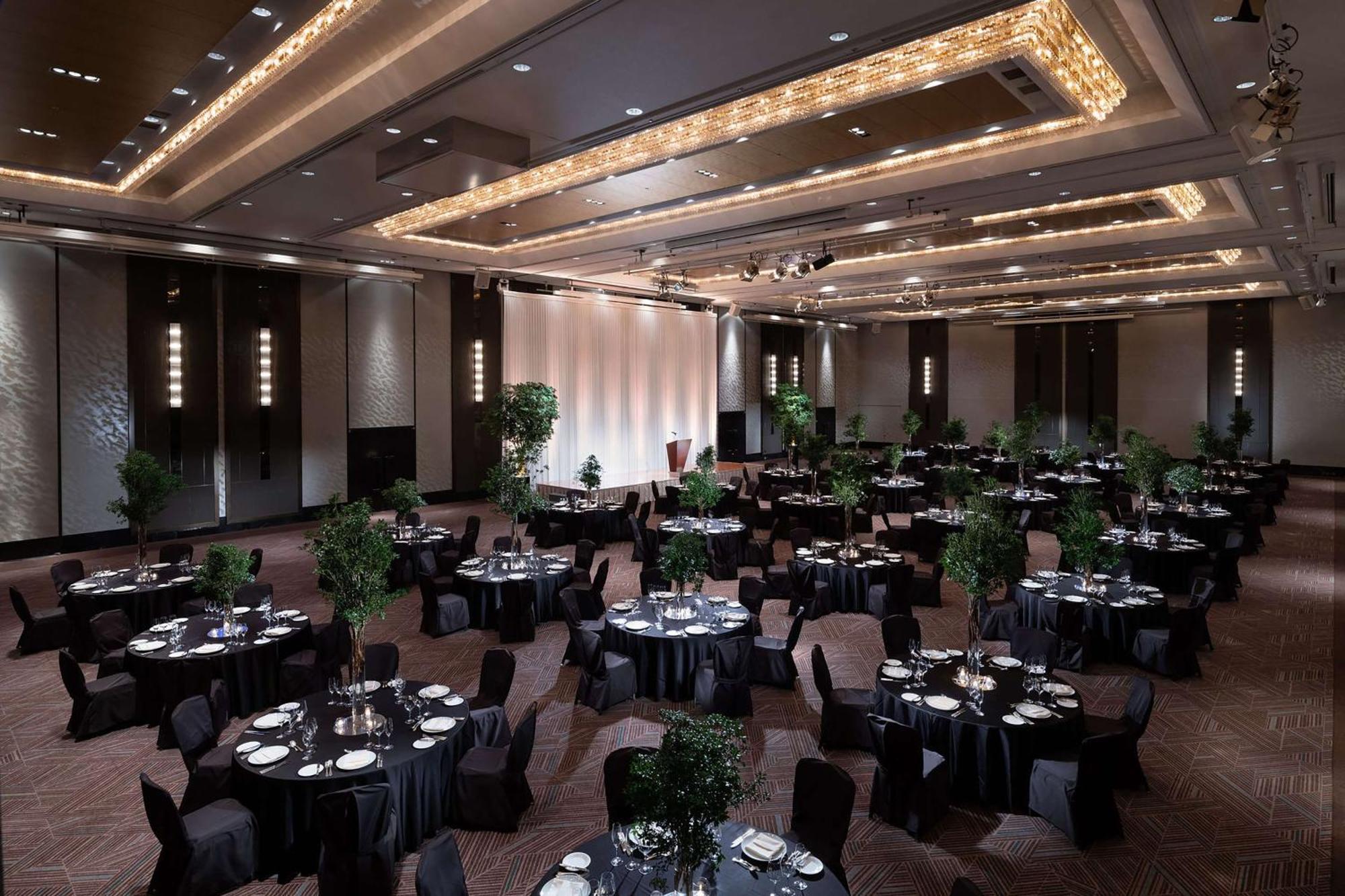 Hilton Osaka Hotel Exterior photo