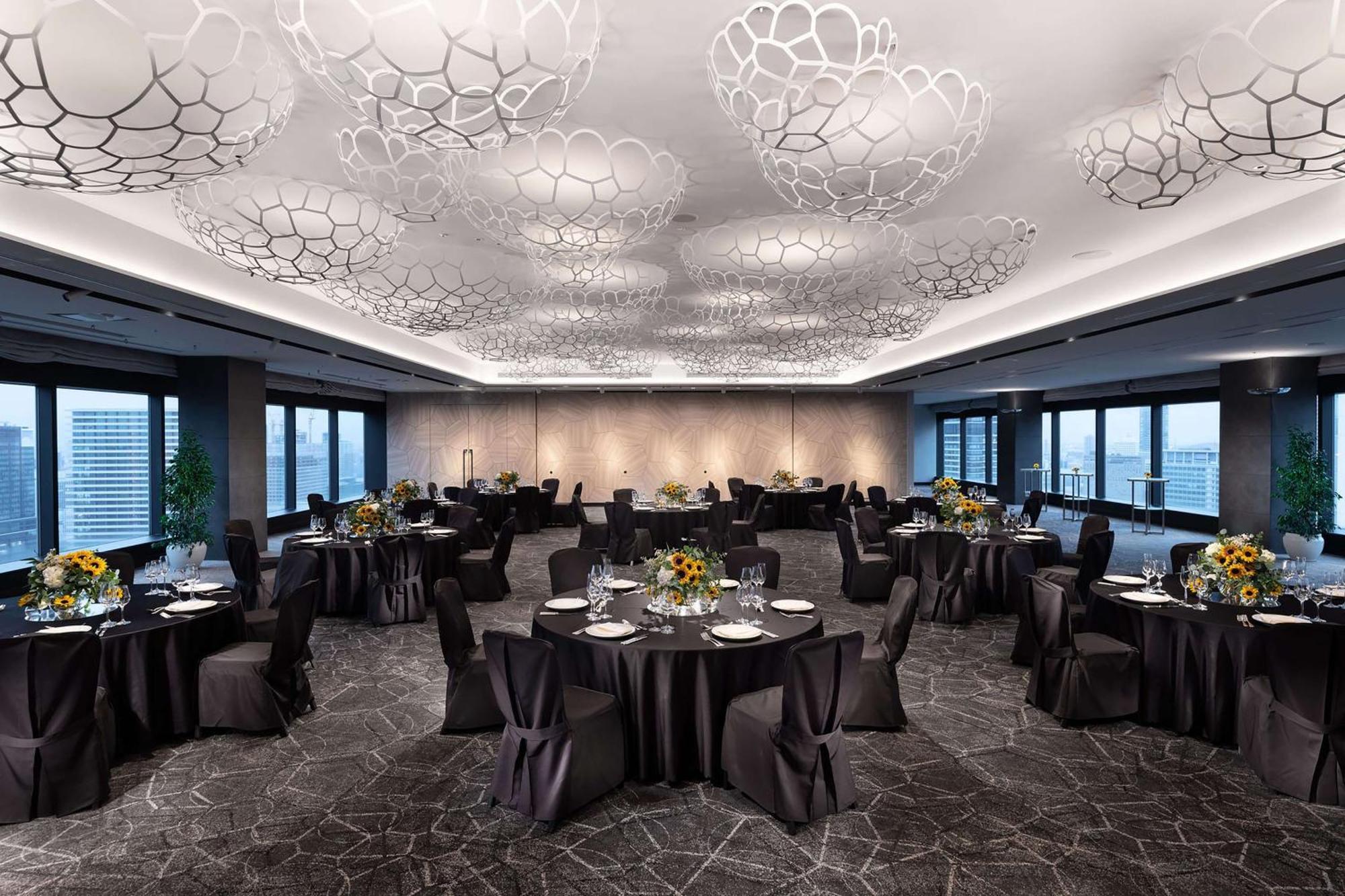 Hilton Osaka Hotel Exterior photo
